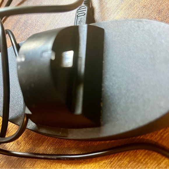 Dual Charging Station Charger for Xbox One Controller Black - Picture 3 of 3